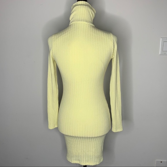 Yellow dress - Picture 2 of 2